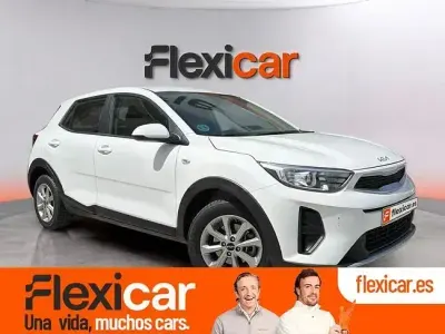 Usado Kia Stonic 84 CV (61 kW) 2022 Blanco SUV