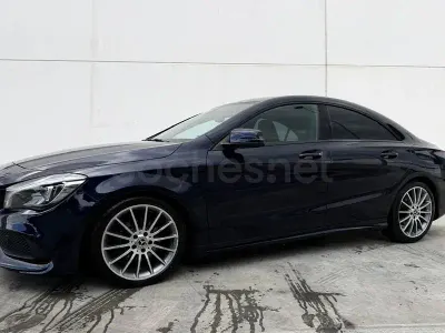 Usado Mercedes CLA200 136 CV (100 kW) 2018 Azul Berlina