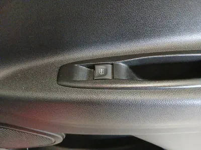 Usado Renault Zoe Intens 80 kW (110 CV) 2020 Rojo Utilitario