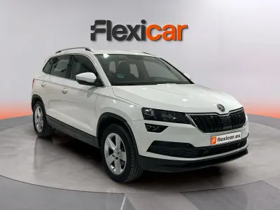 Usado Skoda Karoq Ambition 150 CV (110 kW) 2021 Blanco SUV