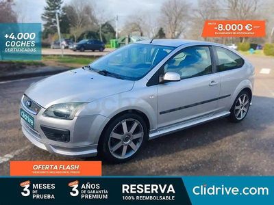 Usado Ford Focus Trend 145 CV (106 kW) 2005 Gris / plata Berlina