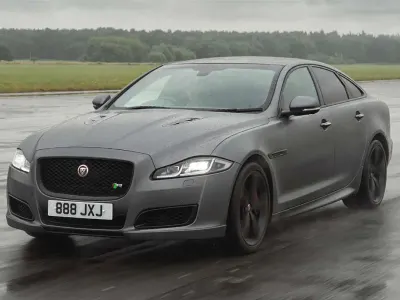 Usado Jaguar XJ Premium Luxury 275 CV (202 kW) 2011 Negro Berlina