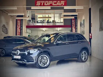 Usado Mercedes GLC300e 320 CV (235 kW) 2022 Gris / plata SUV