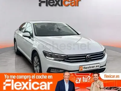 Usado VW Passat 122 CV (89 kW) 2020 Gris / plata Berlina
