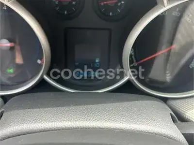 Usado Chevrolet Cruze LT 124 CV (91 kW) 2011 Blanco Berlina
