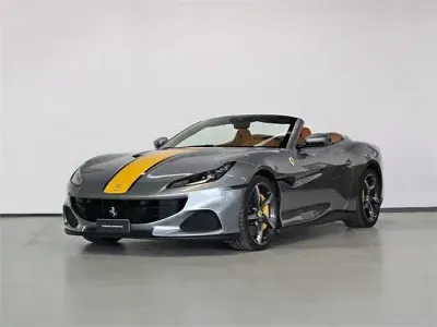 Usado Ferrari Portofino 620 CV (456 kW) 2022 Grigio titanio Descapotable