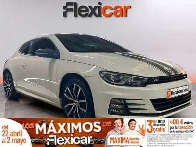 Begagnad VW Scirocco R-line 125 HK (91 kW) 2016 Vit Sportkupé