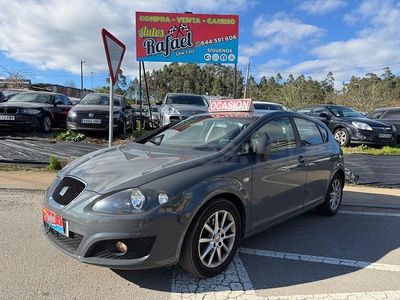Usado Seat Leon Style 105 CV (77 kW) 2010 Gris / plata Utilitario