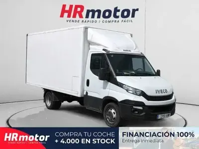 Usado Iveco Daily 146 CV (107 kW) 2019 Blanco Berlina