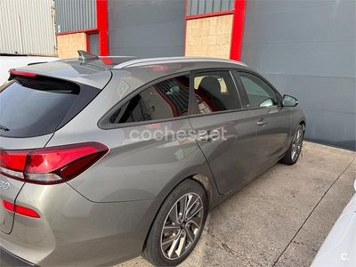 Usado Hyundai i30 116 CV (85 kW) 2019 Marrón Familiar