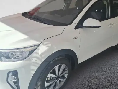 Usado Kia Stonic 84 HP (61 kW) 2023 SUV