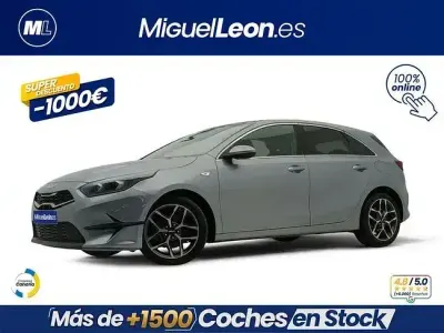 Usado Kia Ceed 120 CV (88 kW) 2022 Gris / plata Utilitario