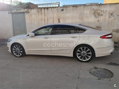 Usado Ford Mondeo Vignale 210 CV (154 kW) 2016 Blanco Berlina