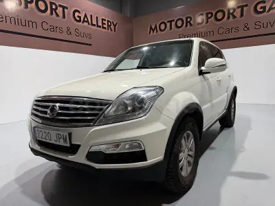 Usado SsangYong Rexton Limited 178 CV (130 kW) 2016 Blanco SUV