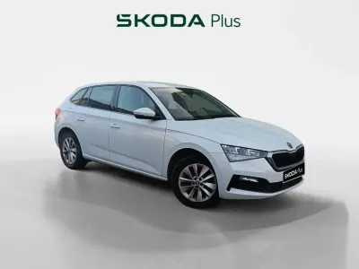 Usado Skoda Scala Ambition 95 CV (69 kW) 2024 Blanco Utilitario