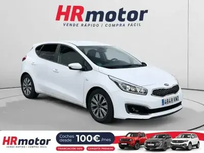 Usado Kia Ceed GT Plus 90 CV (66 kW) 2018 Blanco Berlina