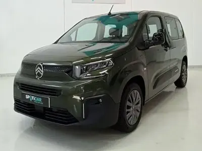 Usado Citroën Berlingo 102 CV (75 kW) 2025 Verde Monovolumen