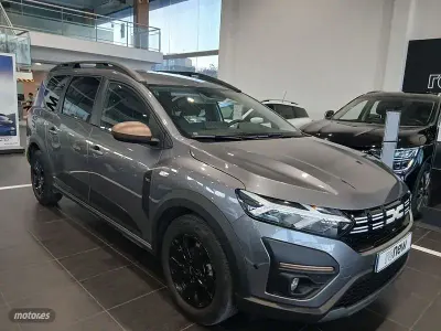 Usado Dacia Jogger Extreme 110 CV (80 kW) 2025 Gris Monovolumen