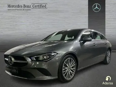 Usado Mercedes CLA200 Shooting Brake 150 CV (110 kW) 2023 Gris montaña Familiar