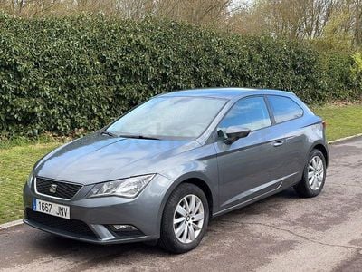 Usado Seat Leon Reference 110 CV (80 kW) 2016 Gris / plata Berlina