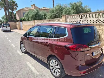 Usado Opel Zafira Life Family 134 CV (98 kW) 2019 Granate Monovolumen
