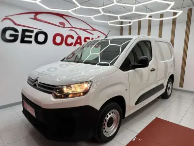 Usado Citroën Berlingo 76 CV (55 kW) 2019 Blanco Monovolumen