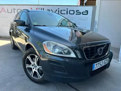Usado Volvo XC60 Momentum 205 CV (150 kW) 2010 Gris / plata SUV