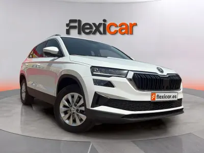 Usado Skoda Karoq Ambition 150 CV (110 kW) 2023 Blanco SUV