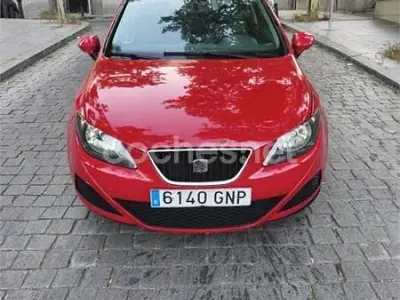 Usado Seat Ibiza Reference 80 CV (58 kW) 2009 Rojo Berlina
