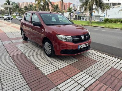Usado Dacia Sandero Ambiance 73 CV (53 kW) 2018 Granate Berlina