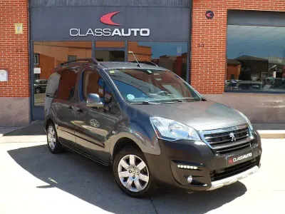 Käytetty Peugeot Partner Tepee Outdoor 100 HP (73 kW) 2015 Harmaa Tila-auto