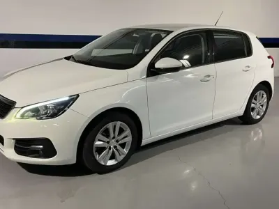 Usado Peugeot 308 Active 131 CV (96 kW) 2021 Blanco Utilitario