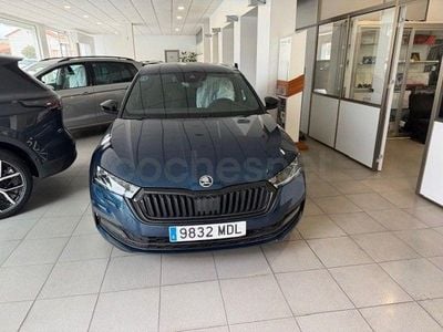 Usado Skoda Octavia Ambition 150 CV (110 kW) 2023 Azul Berlina