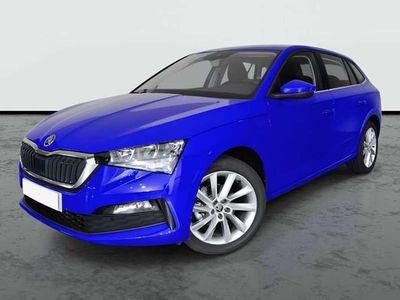 Usado Skoda Scala Ambition 110 CV (80 kW) 2023 Azul Utilitario