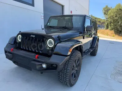 Usado Jeep Wrangler Unlimited Sahara 200 CV (147 kW) 2012 Negro SUV