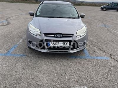 Gris / plata Usado 2012 Ford Focus Trend Berlina | 3500 € (Precio justo)
