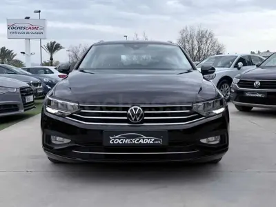 Usado VW Passat 122 CV (89 kW) 2021 Negro Familiar