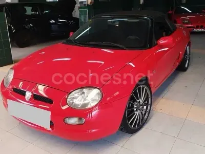 Usado MG F 120 CV (88 kW) 1997 Rojo Descapotable