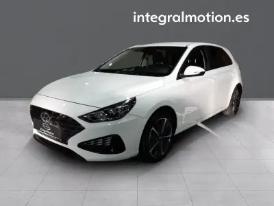 Käytetty Hyundai i30 110 HP (80 kW) 2023 Valkoinen