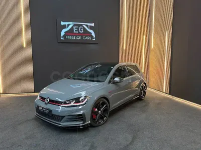 Usado VW Golf VII GTI 290 CV (213 kW) 2019 Gris / plata Berlina