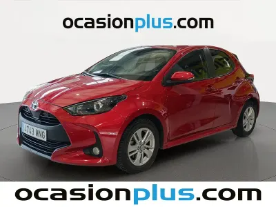 Usado Toyota Yaris Active 116 CV (85 kW) 2024 Rojo Utilitario