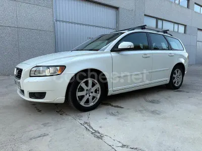 Usado Volvo V50 Momentum 150 CV (110 kW) 2010 Blanco Familiar