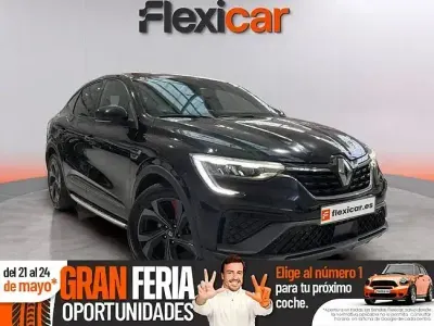 Käytetty Renault Arkana RS Line 145 HP (106 kW) 2021 Musta Katumaasturi