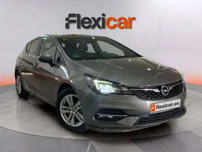 Usado Opel Astra Business Elegance 131 CV (96 kW) 2020 Gris Familiar