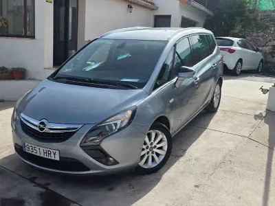 Usado Opel Zafira Tourer Selective 130 CV (95 kW) 2014 Gris / plata Monovolumen