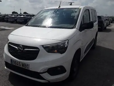 Usado Opel Combo Edition+ 102 CV (75 kW) 2022 Blanco Monovolumen