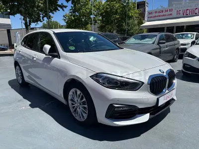 Usado BMW 118 Comfort Edition 150 CV (110 kW) 2020 Blanco Berlina