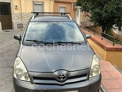 Gris / plata Usado 2004 Toyota Corolla Verso Sol Monovolumen | 3000 € (Un poco caro)