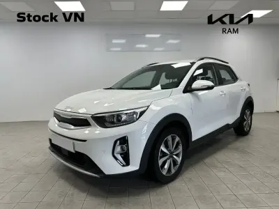 Nuevo Kia Stonic 100 CV (73 kW) 2025 Clear white / auror SUV