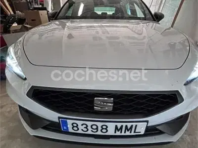 Usado Seat Leon FR 150 CV (110 kW) 2023 Blanco Berlina